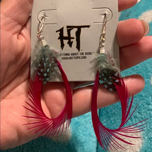 Hot Topic fushcia & peacock feather earrings.